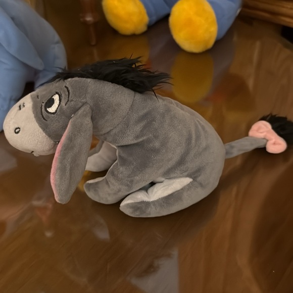 6 piece lot Winnie the Pooh collectibles for 1 money! 5 plush, 1 porcelain Pooh! - Picture 7 of 12